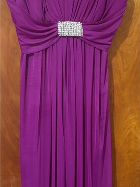 Elegant Strapless Purple Wedding Gown with Rhinestone Accent